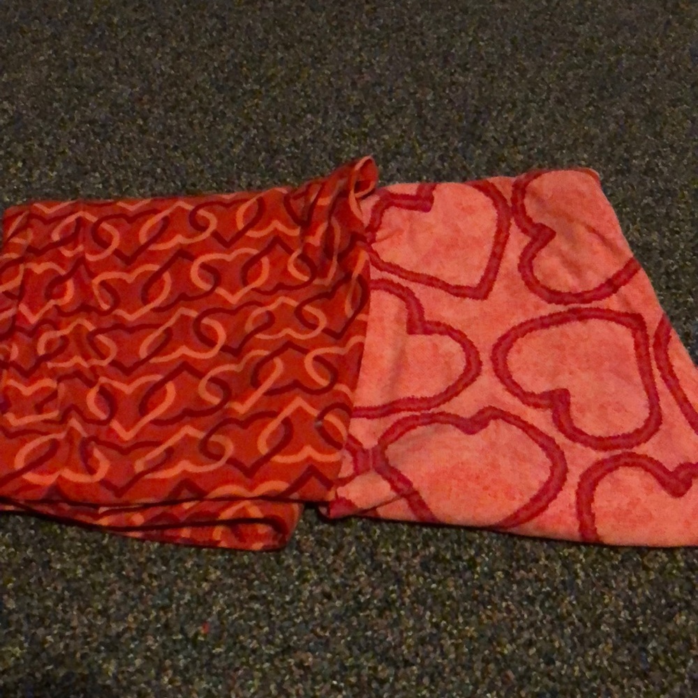 Lularoe valentine legging lot of 2! Os